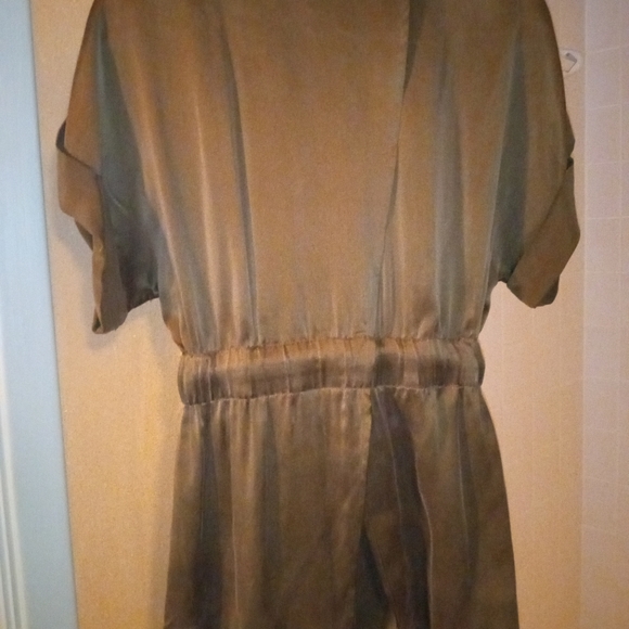 Bebe olive silk top - Picture 5 of 7